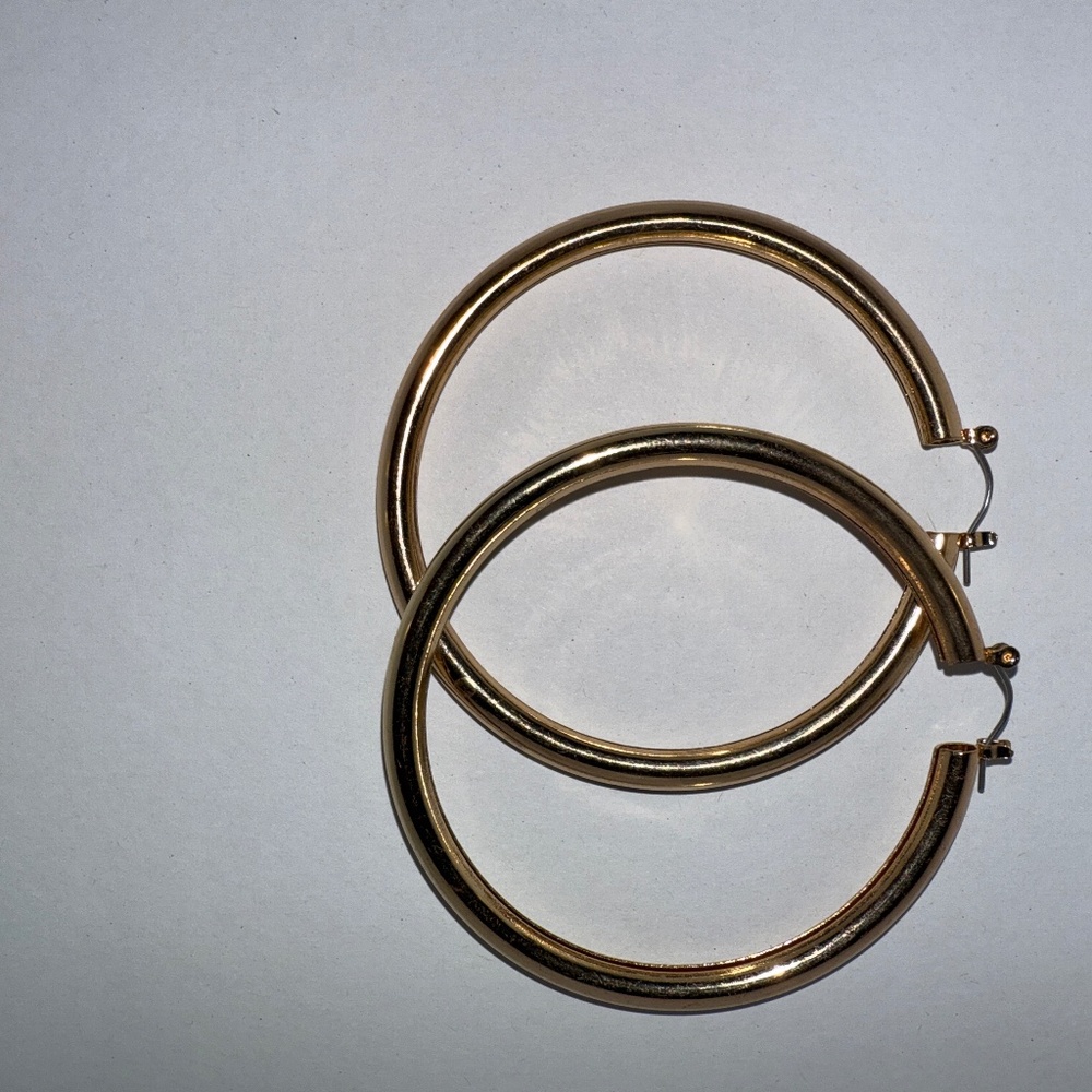 Medium Gold hoops
